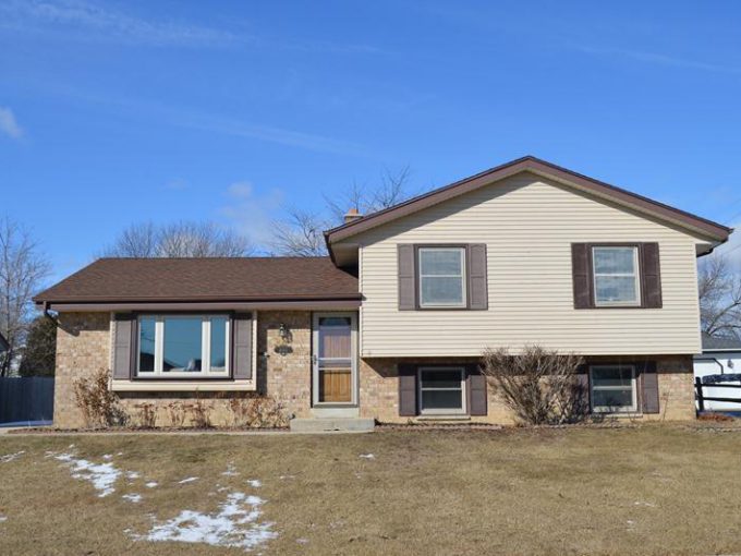 6161 S Delaware Ave, Cudahy, WI 53110