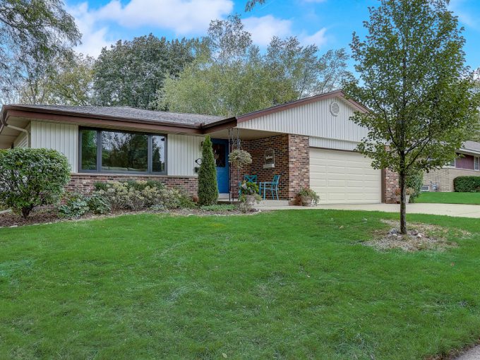 5194 Lakeside Dr Greendale, Wisconsin