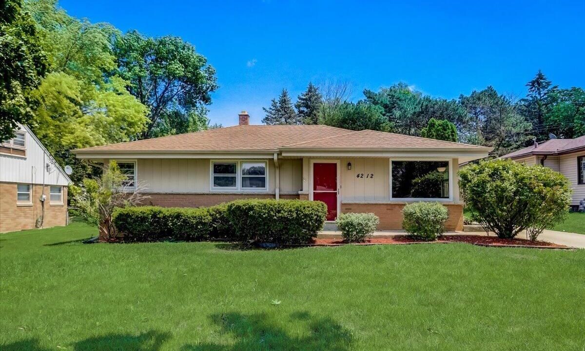 Wauwatosa House for Sale Rhonda Simonson