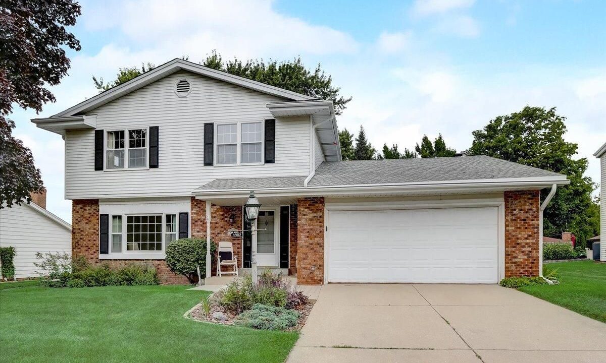 Greendale Homes for Sale Rhonda Simonson